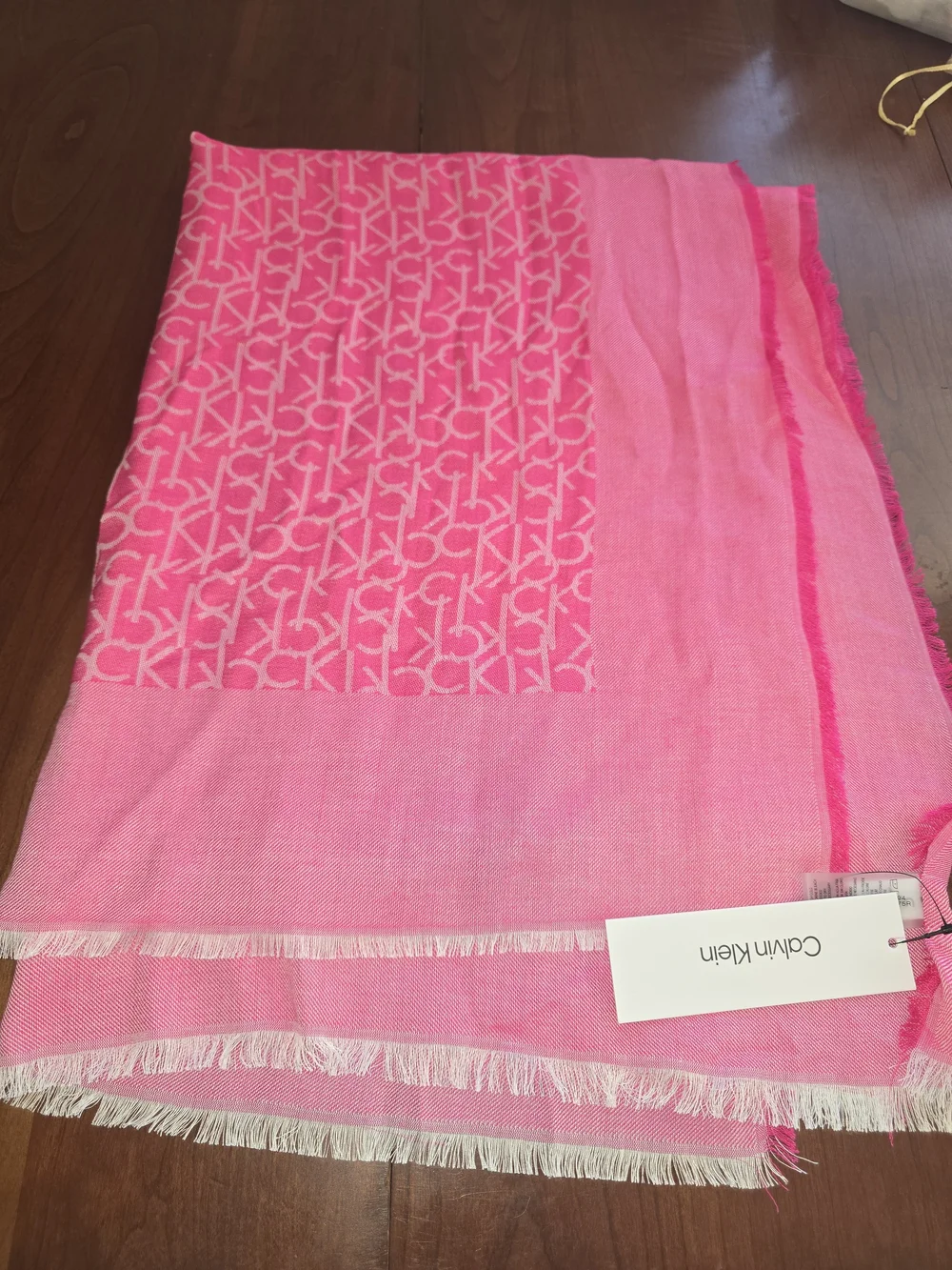 Calvin Klein Bright Pink 💕 Fringed Logo Scarf, New with Tags!
